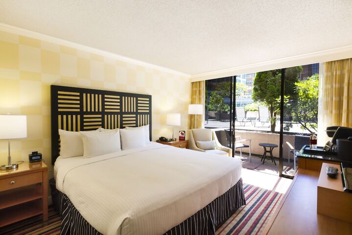 Pinnacle Hotel Harbourfront