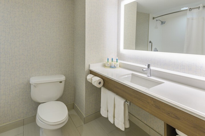 Holiday Inn Express & Suites North Bay by IHG
