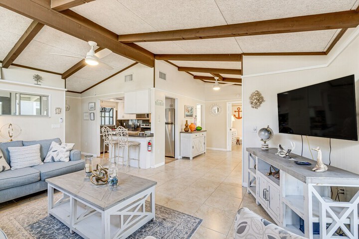 Manasota Key Vacation Rental w / Beach Access!
