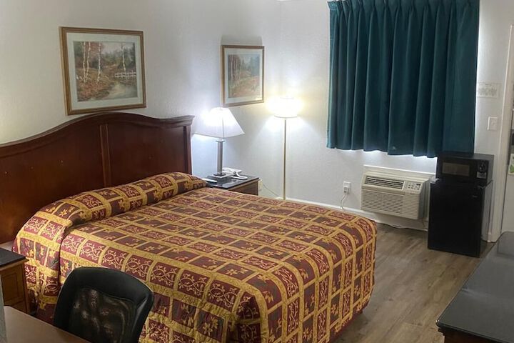 Room 14 of 15