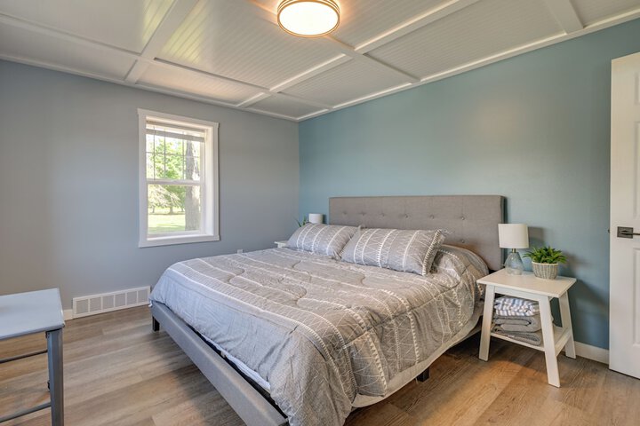 Chippewa Falls Getaway w / Community Lake Access!