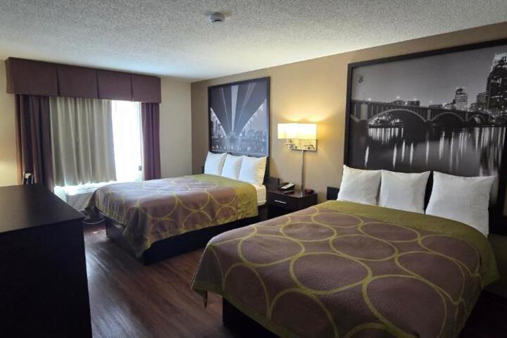 Super 8 by Wyndham Rogers Minnesota