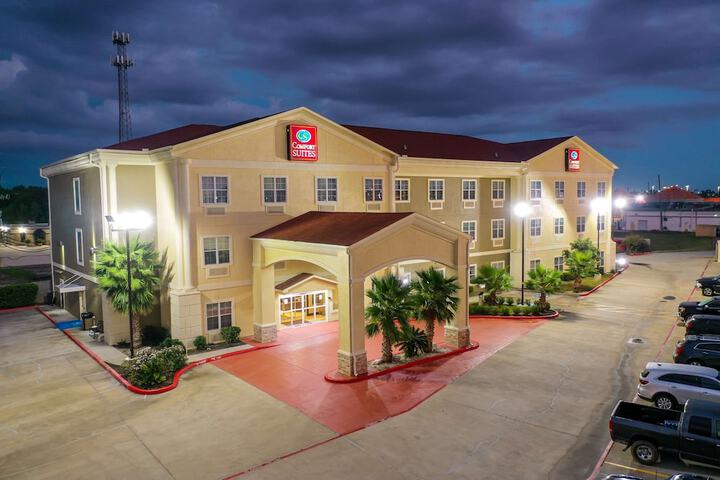 Hotel 7 of 34