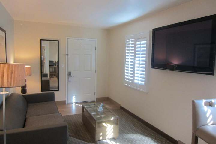 Room 12 of 30