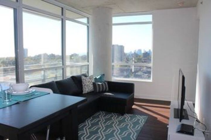 EG Suites - Modern Queen West Condo