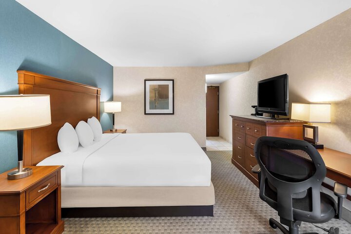 Room 16 of 40