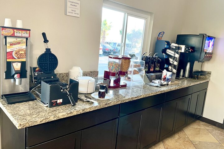 Breakfast/Coffee Service 12 of 15