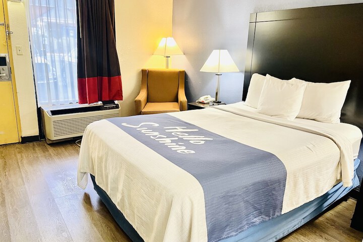 Days Inn by Wyndham Easley / Greenville/Clemson Area