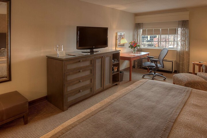 Room 12 of 27