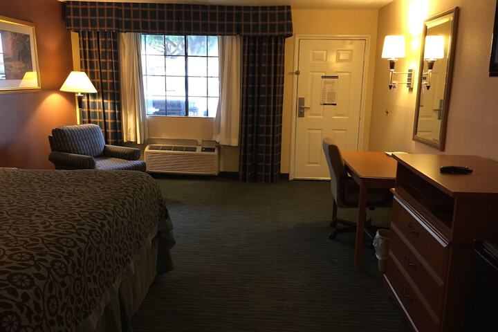 Room 15 of 27