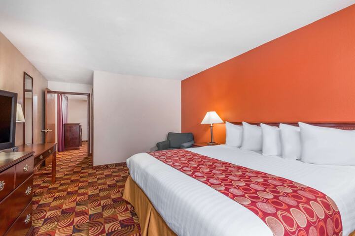Room 5 of 27
