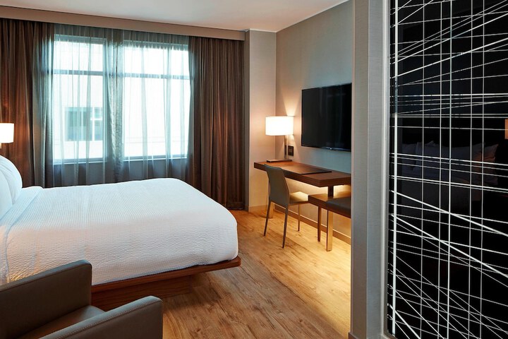 Room 21 of 61