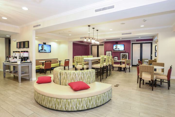Hotel Interior 7 of 28