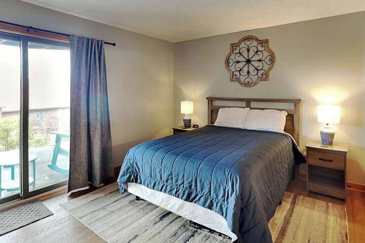 Sunplace 30 by Taylor Made Deep Creek
