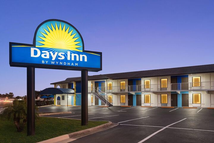 Days Inn by Wyndham Apopka / Orlando