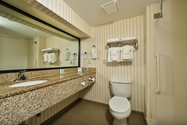 Room 12 of 34