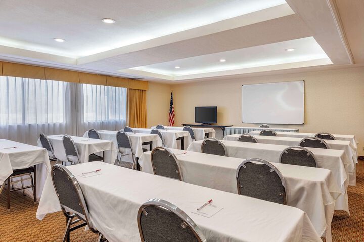 Best Western Plus West Covina Inn