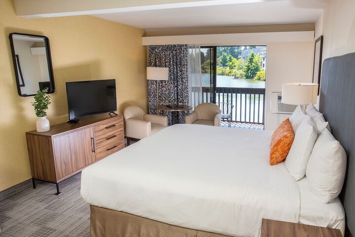 Lakeshore Inn