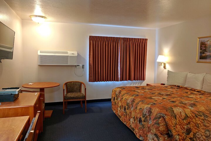 Aquarius Inn