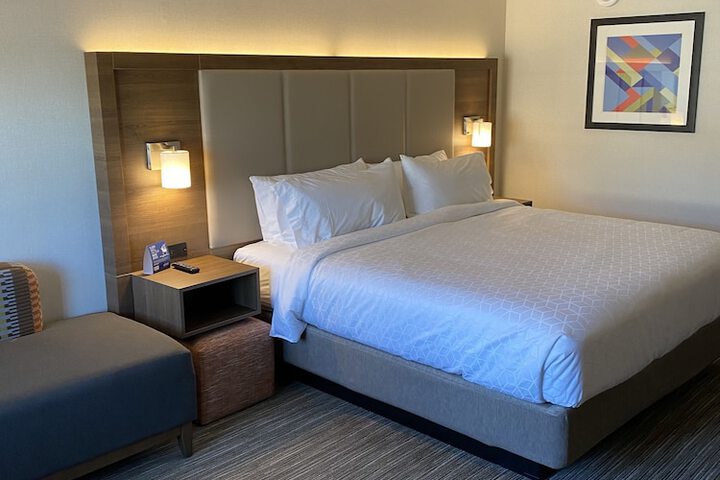 Room 9 of 50
