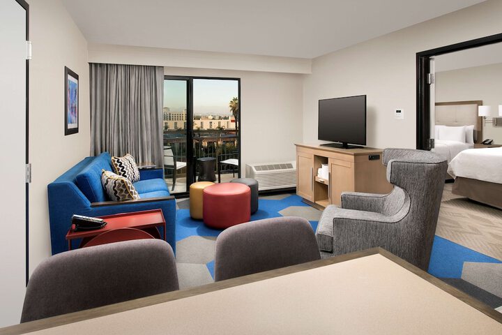 Room 11 of 34