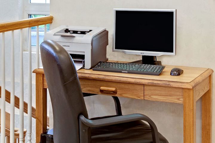 Business Center 13 of 13