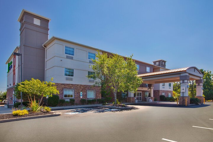 Holiday Inn Express & Suites Absecon-Atlantic City by IHG