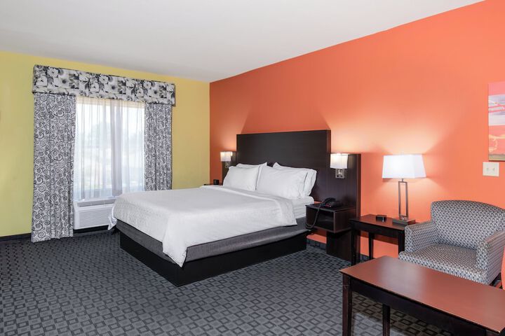 Holiday Inn Garland by IHG