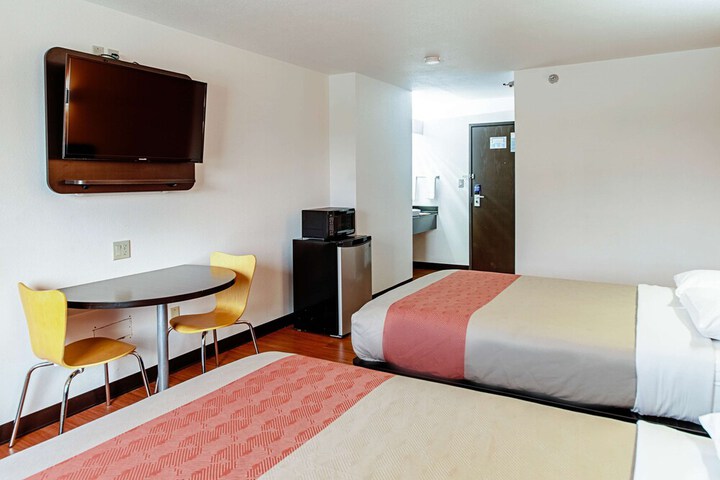 Room 22 of 35