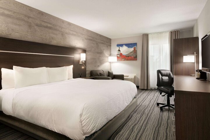 Room 10 of 25