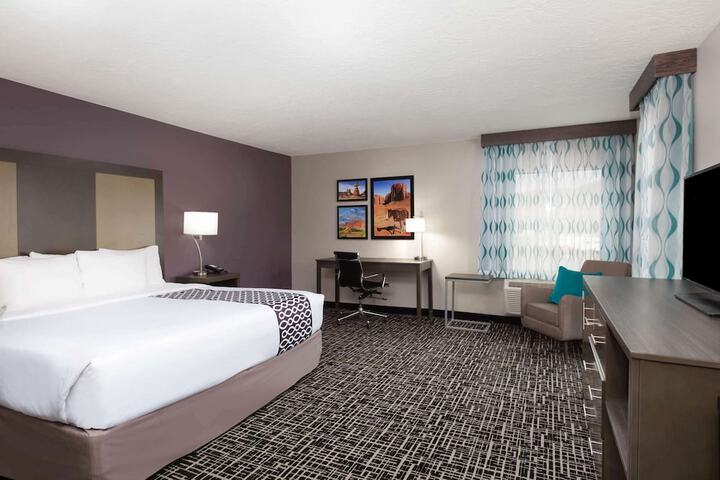 Room 42 of 60
