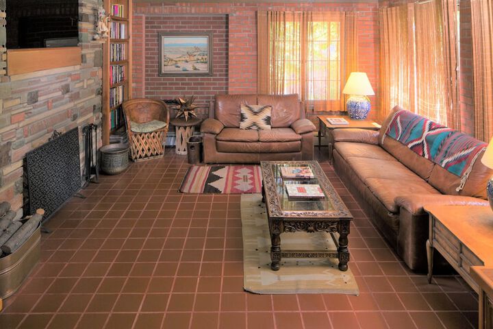 Hotel Interior 18 of 100