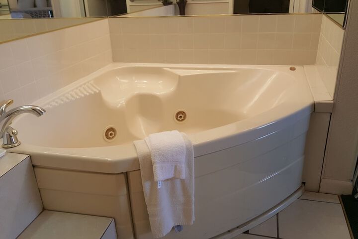 Hot Tub 39 of 40