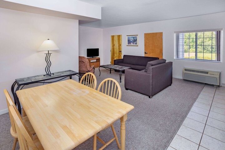 Room 43 of 50