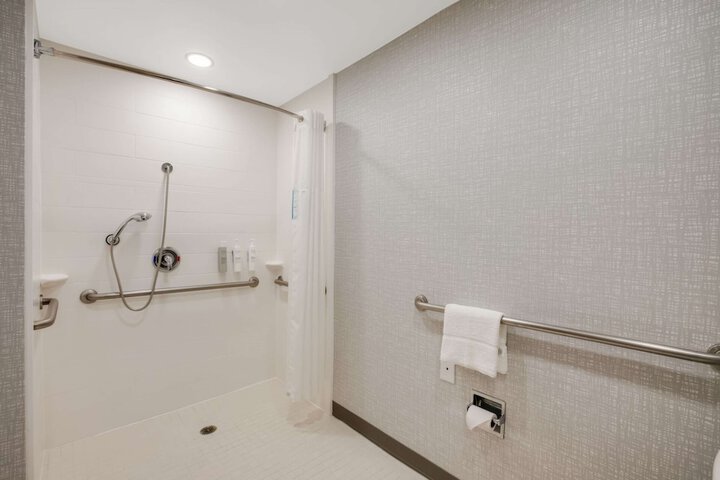Hampton Inn by Hilton Philadelphia / Willow Grove