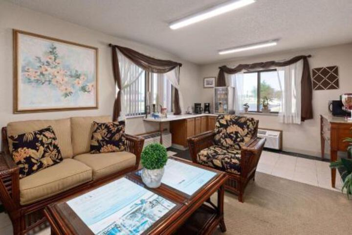 Smart Choice Inn and Suites