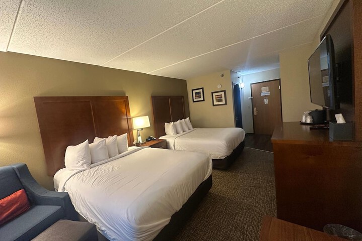 Wingate by Wyndham Pittsburgh / West Mifflin