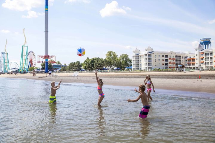 Cedar Points Hotel Breakers