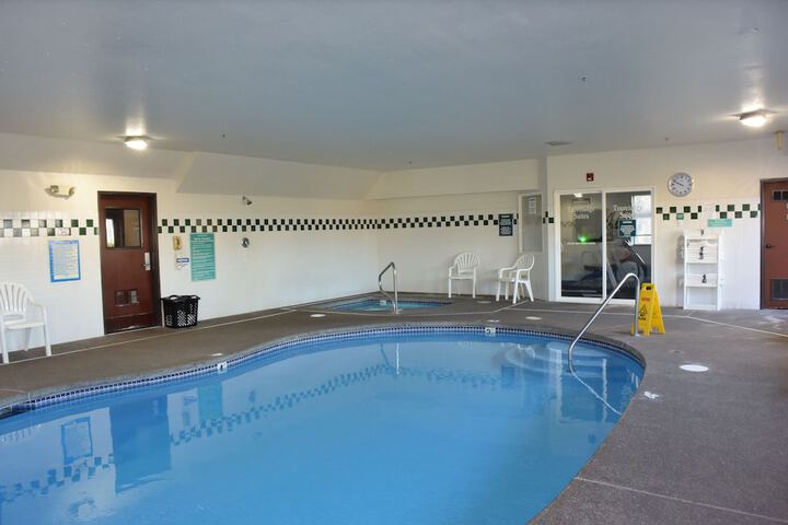 Travelodge Suites by Wyndham Newberg