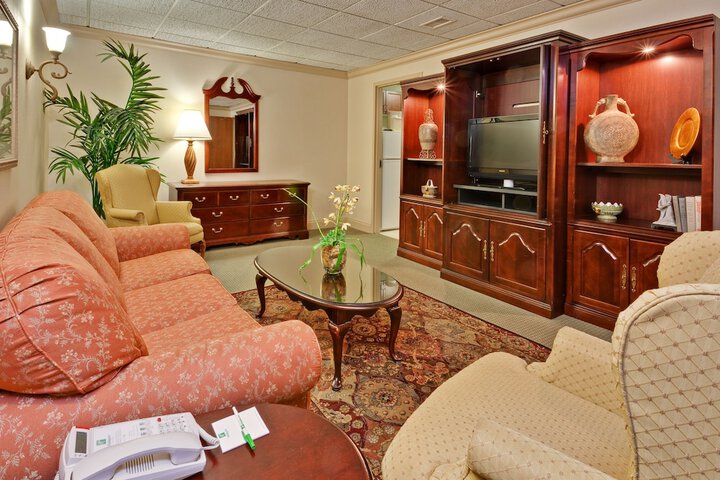 Room 10 of 35