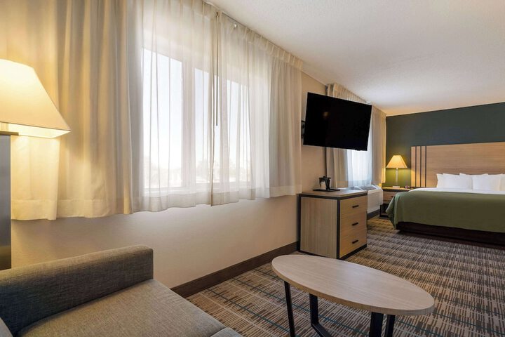 Room 36 of 40