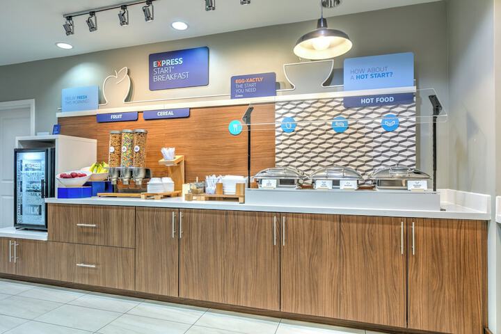 Holiday Inn Express Hotel & Suites Clute - Lake Jackson by IHG