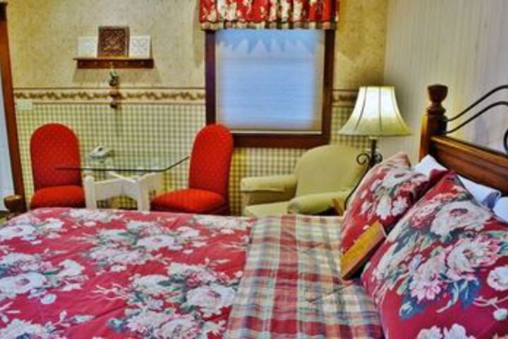 Arbor Hill Inn