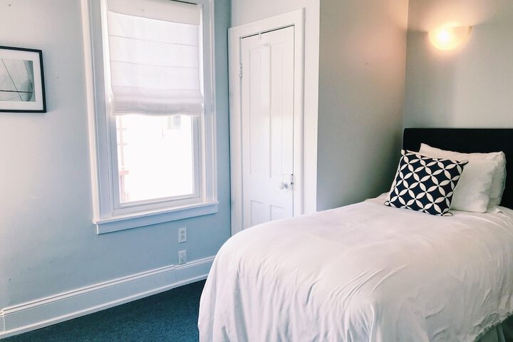 Room 106 of 183