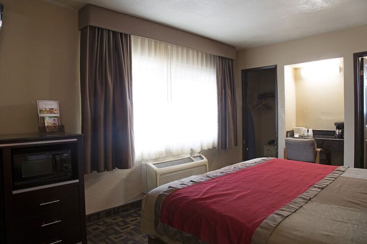 Room 43 of 64