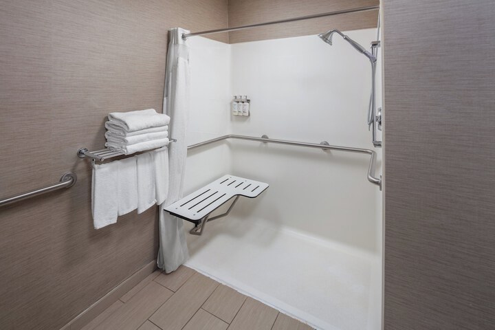 Holiday Inn Express St. Louis West - OFallon by IHG