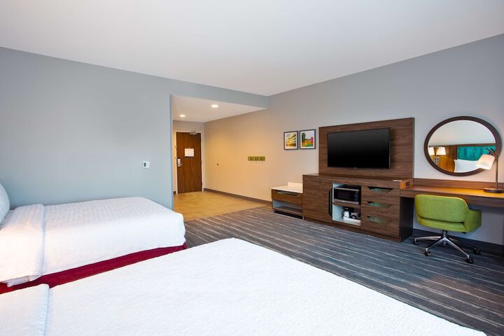 Room 8 of 32