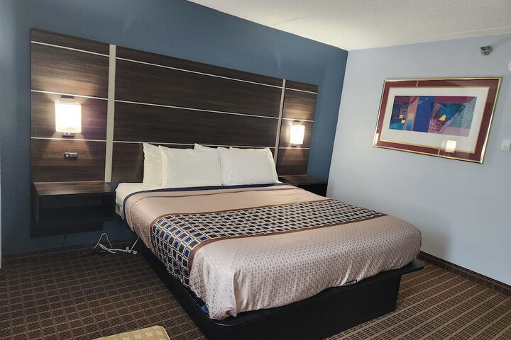 Room 17 of 30