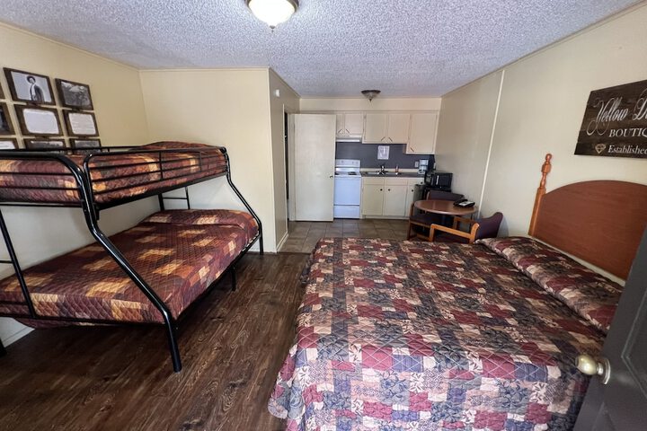 Room 33 of 42