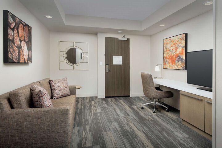 Room 33 of 58